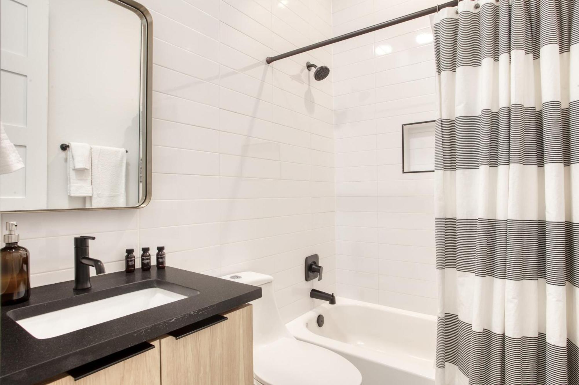 Melody By Avantstay Peloton Included Sleek Home Остин Екстериор снимка